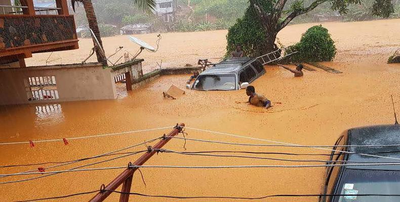 Inundaciones y deslizamientos de tierra causados por las intensas lluvias que azotaron a Freetown, capital de Sierra Leona