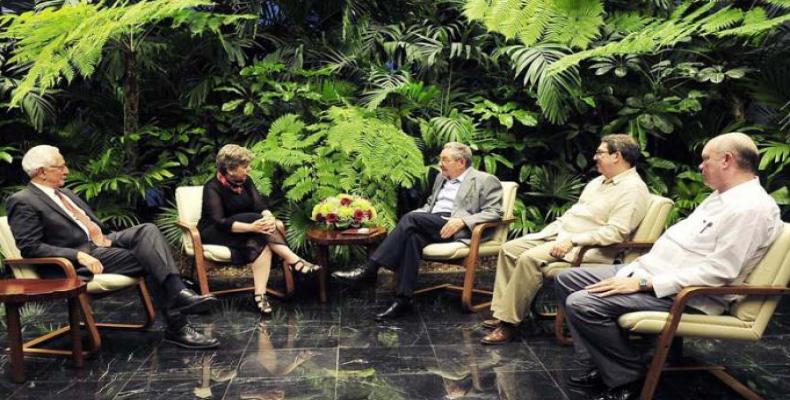 Raúl Castro y Alicia Bárcena.  Foto: Estudios Revolución