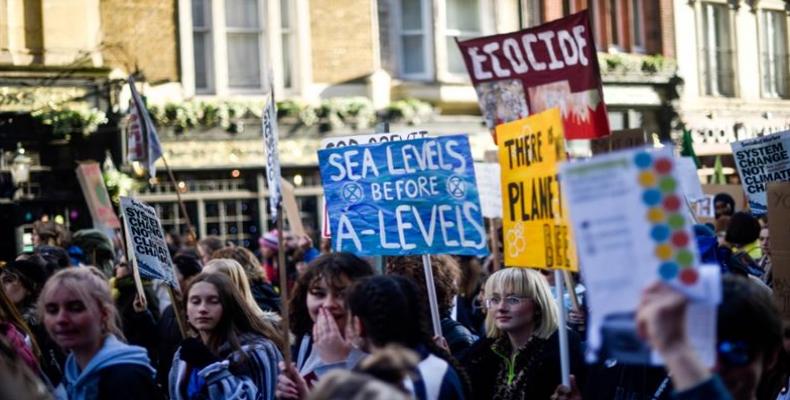 Students take part in a Fridays for Future climate change rally in London.  (Photo: Peter Summers/Getty Images)