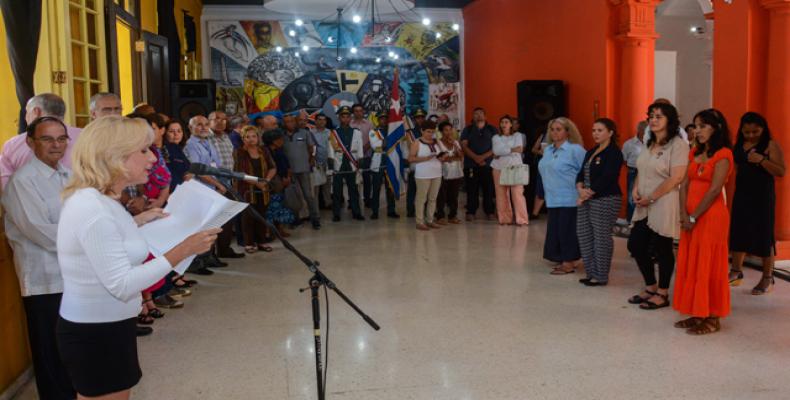 La Distinción Félix Elmuza es un galardón que la Unión de Periodistas de Cuba otorga a sus miembros por los méritos atesorados durante 15 años.Foto:Marcelino Va
