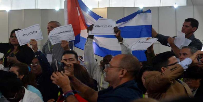 Protesta de la delegación cubana por la metodología de los organizadores de la Cumbre continental para decidir voceros y participantes. Foto/PL