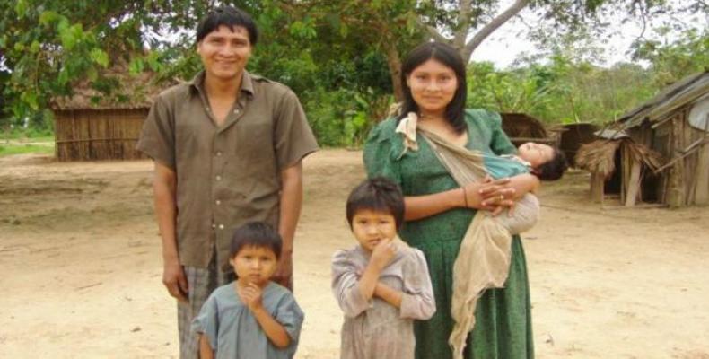 Familia tsimane de Bolivia
