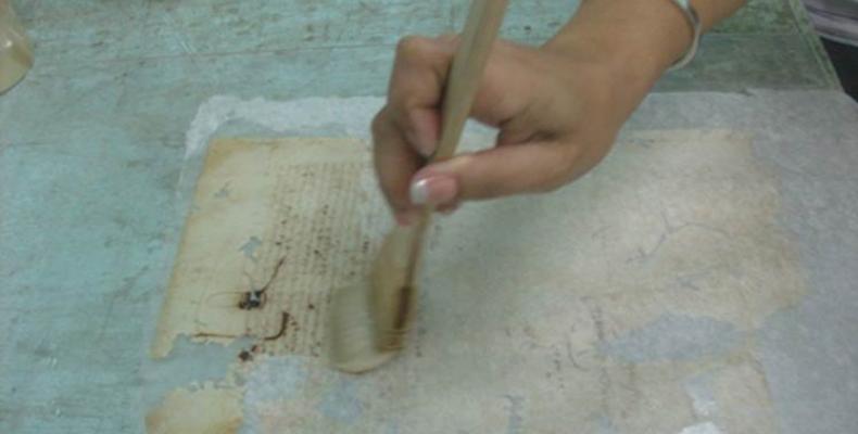 El curso de restauración y conservación de papel, impartido por consultores de la Unesco concluyó en la provincia de Matanzas.Foto:PL.