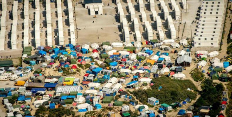El campo de inmigrantes de la Jungla, en el puerto de Calais, en Francia, alberga a más de 7.000 personas/Imagen: Hispantv