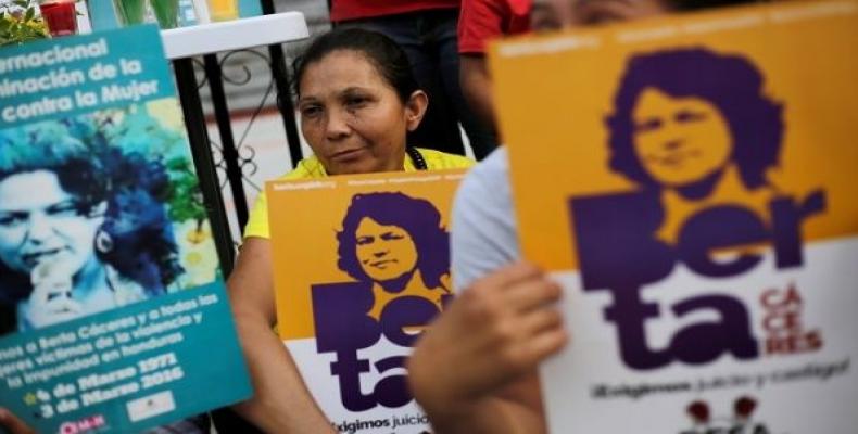 Protesters demand justice for Berta Caceres.   Photo: teleSUR