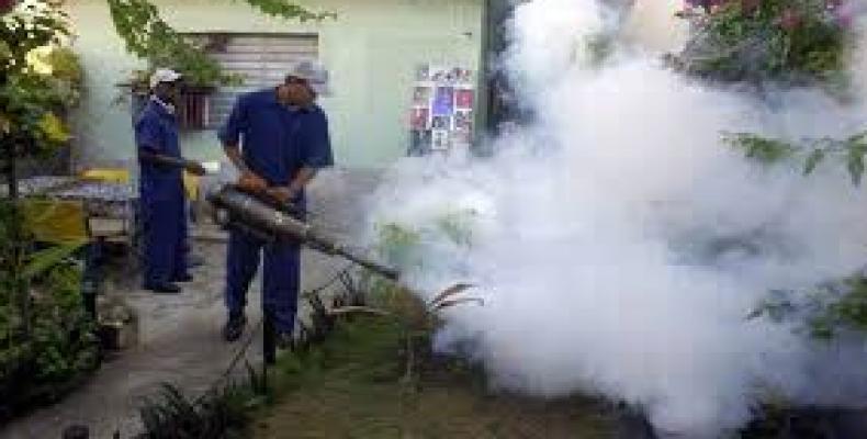 Fumigadores gegen Moskitos | Bildquelle: https://www.radiohc.cu/en/noticias/nacionales/292065-six-cuban-provinces-report-transmission-of-dengue-fever © Na | Bilder sind in der Regel urheberrechtlich geschützt