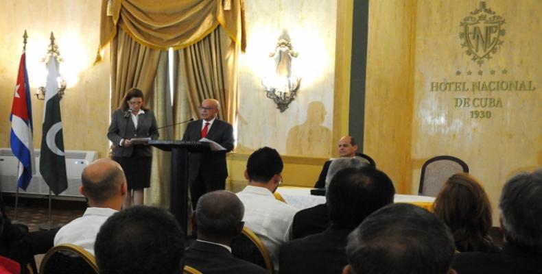 El embajador de Pakistán en Cuba destacó los múltiples méritos de Fidel. Fotos: PL