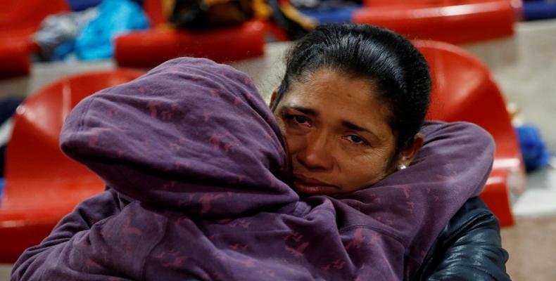 Migrant caravanistas launch hunger strike at U.S. border with Mexico.  Photo: AP