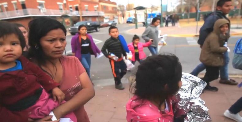 Hundreds more migrants released by ICE at Texas bus station.  Photo: AFP