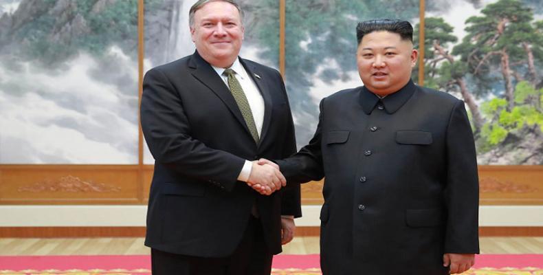 Mike Pompeo y Kim Jong-un