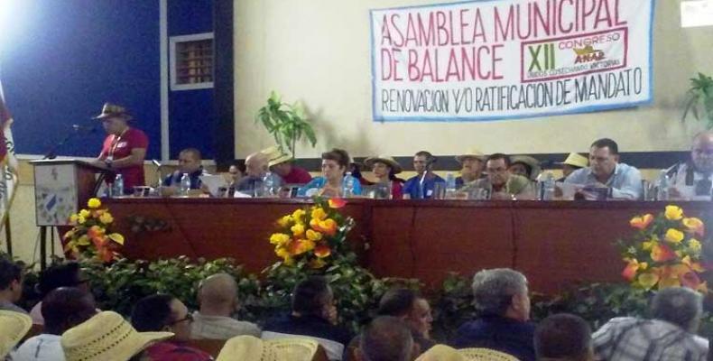 La reunión se desarrolló previo al XII Congreso de la ANAP. Foto: PL