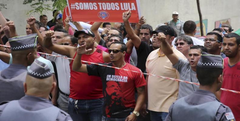 Protestas en Brasil tras la detención de Lula (imágen de www.laopiniondezamora.es)