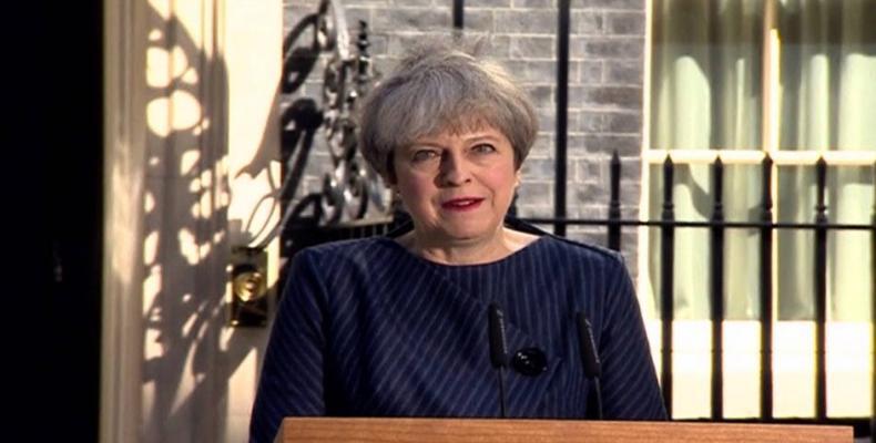 El principal problema que atraviesa May reside en lo que parece ser el arrepentimiento de muchos británicos de haber votado por la salida de Gran Bretaña de la