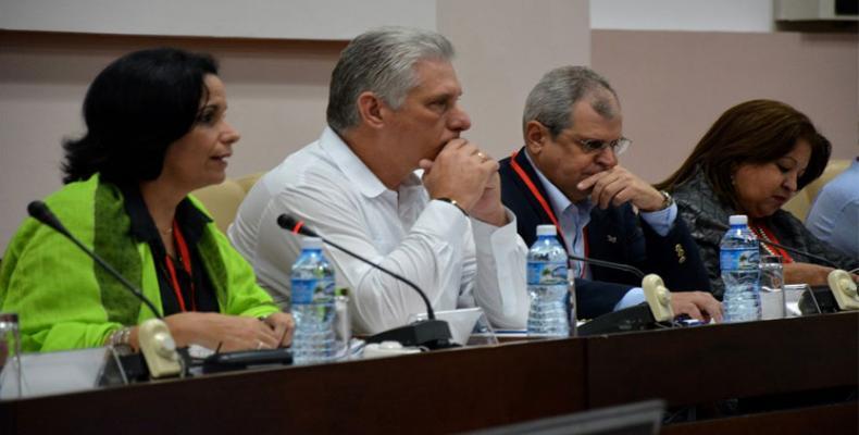 El dignatario cubano encabezó, en el Palacio de Convenciones, la reunión de balance de la Fiscalía General de la República. Fotos: PL