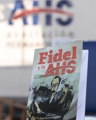 Book on Fidel Castro presented at closing session of young Cuban artists' congress