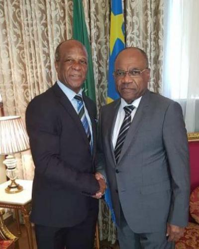 El Viceprimer ministro de la República Democrática del Congo, Léonard She Okitundu recibió al embajador de Cuba, Marcelo Caballero.Foto:Cubaminrex.