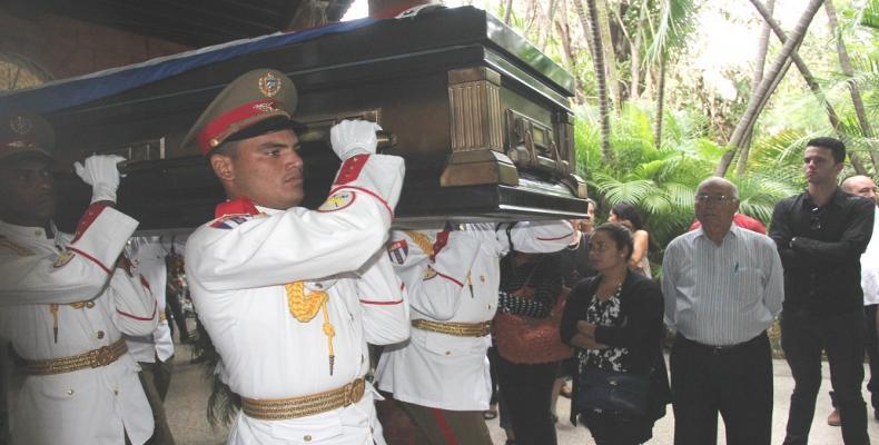 Hart deja un extraordinario ejemplo de lealtad, espíritu de sacrificio, firmeza y apego absoluto a los principios. Foto: periódico Juventud Rebelde