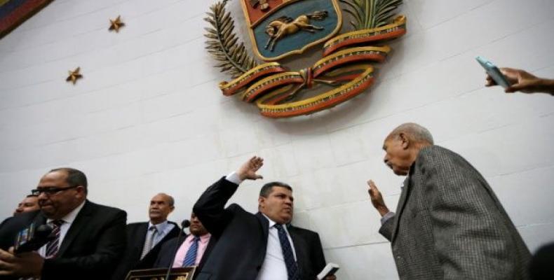 Parra sustituye a Guaidó al frente del parlamento venezolano