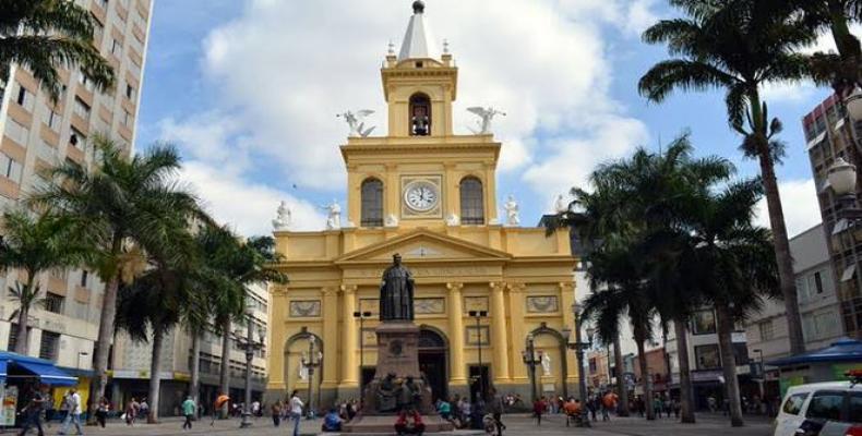 El templo permanece cercado mientras se desarrolla la investigación policial. Foto: @AndreTeleSUR