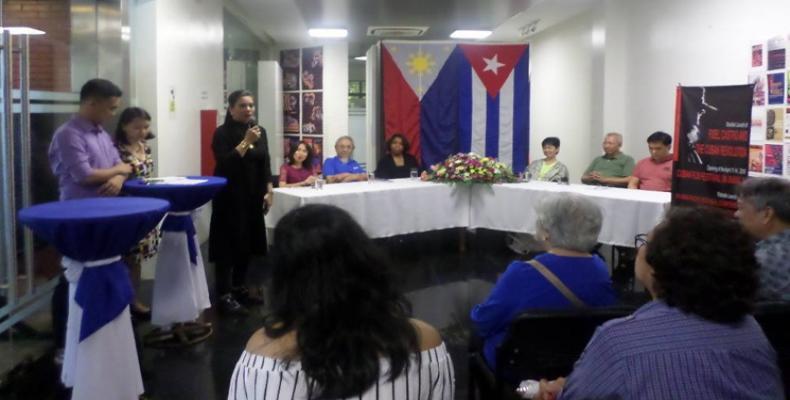 En el volumen se incluye la declaración de Manila, aprobada el año pasado por los delegados al VIII Encuentro de Solidaridad con Cuba en Asia. Foto: Ibete Ferná