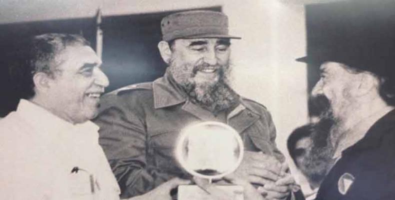 Fidel Castro y Gabriel García Marquez durante el VII Festival del Nuevo Cine Latinoamericano en diciembre de 1985. Foto/ Programa Ibermedia