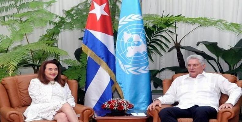 María Fernanda Espinosa se reunió en La Habana con el presidente cubano, Miguel Díaz-Canel. Foto: Archivo