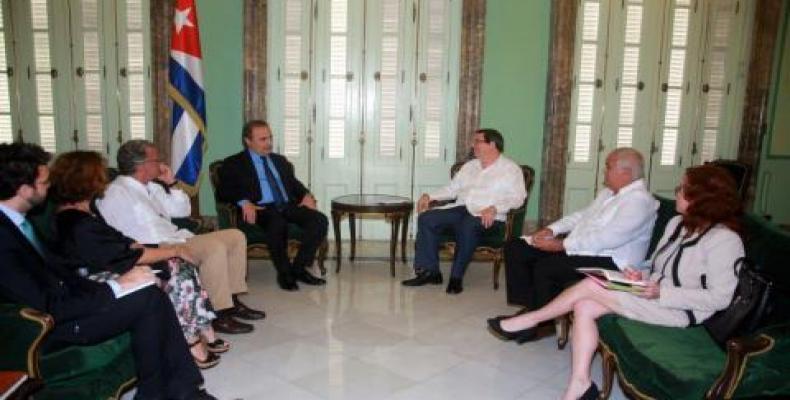 Rodríguez y Merlo también dialogaron  sobre diversos temas de la actualidad internacional. Foto: Cubaminrex