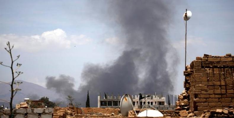 Smoke billows following a Saudi airstrike in the Yemeni capital, Sana'a, April 5, 2018.  Photo: AFP