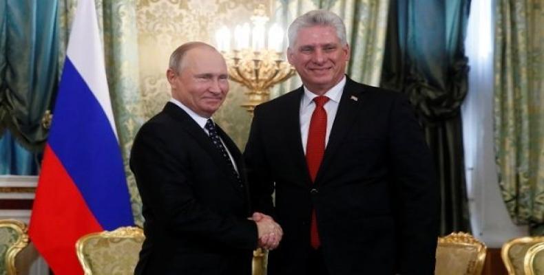 Cuban and Russian presidents meet in Moscow.  Photo: CubaDebate