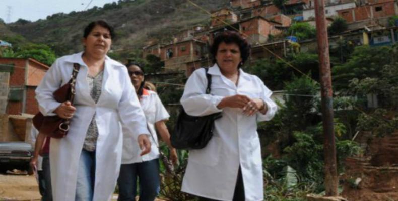 Médicos cubanos trabajan en las comunidades más pobres y apartadas.Foto:Internet.