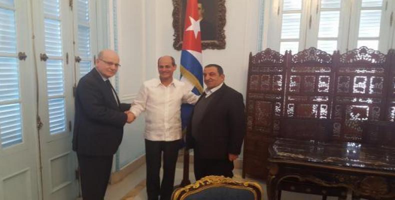 Cuba's Deputy Minister of Foreign Affairs Rogelio Sierra reaffirmed Cuba's support for the search for a solution to the Israeli-Palestinian conflict