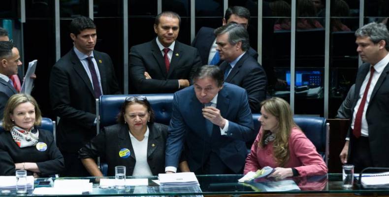 Momento en que el Senado brasileño aprobó la reforma laboral el paso 11 de julio. Foto/ El País