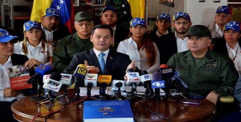 Fanb presenta pruebas de presencia paramilitar colombiana en Venezuela
