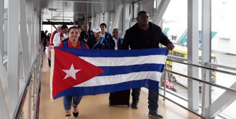 La delegación cubana contagia a todos con su alegría. Foto: Lissy Rodríguez/Granma