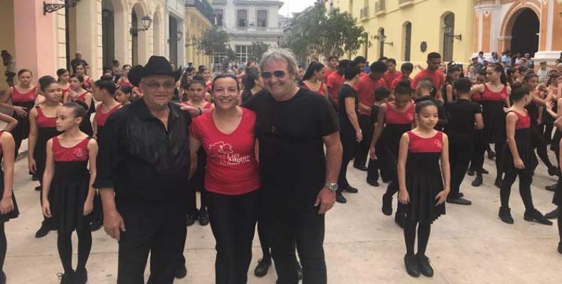 Lizt Alfonso, her company and school, Eliades Ochoa and Jorge Perugorría. Photo: PL