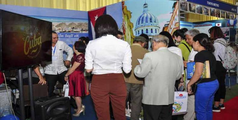 El stand cubano es el único que representa a una nación latinoamericana en el evento. Foto: PL