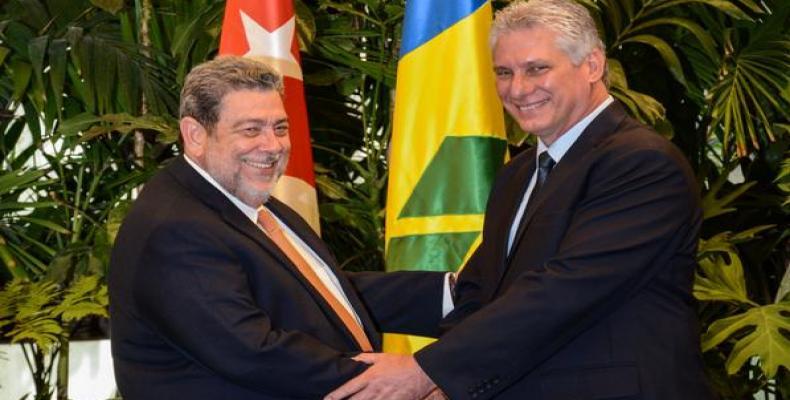 El presidente cubano, Miguel Díaz-Canel, y Gonsalves sostuvieron conversaciones oficiales./Foto: Marcelino Vázquez Hernández(ACN)