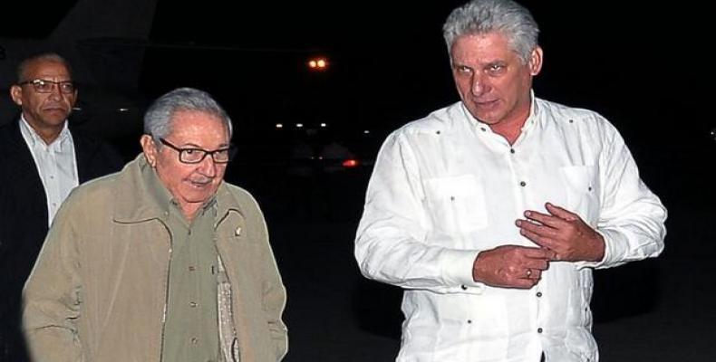 Raúl Castro y Miguel Díaz Canel