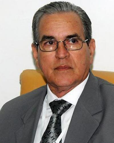Subrayó el titular que a pesar del bloqueo norteamericado contra nuestro país cifras muy altas de profesores intercambian experiencias con sus homólogos de otra Subrayó el titular que a pesar del bloqueo norteamericado contra nuestro país cifras muy altas de profesores intercambian experiencias con sus homólogos de otra