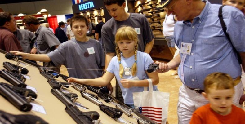 Las compras de armas marcan un nuevo récord en EEUU, según datos del FBI. Foto/Globedia