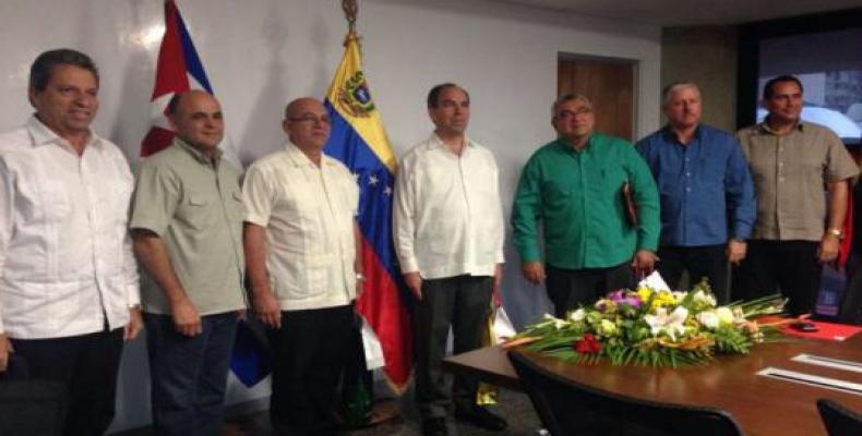 René Mesa Villafaña, tercero de izquierda a derecha. Foto: EmbaCuba-Venezuela