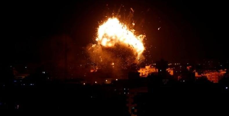 Explosion during an Israeli air strike on Hamas's television station, in Gaza City, November 12, 2018.   Photo: Reuters