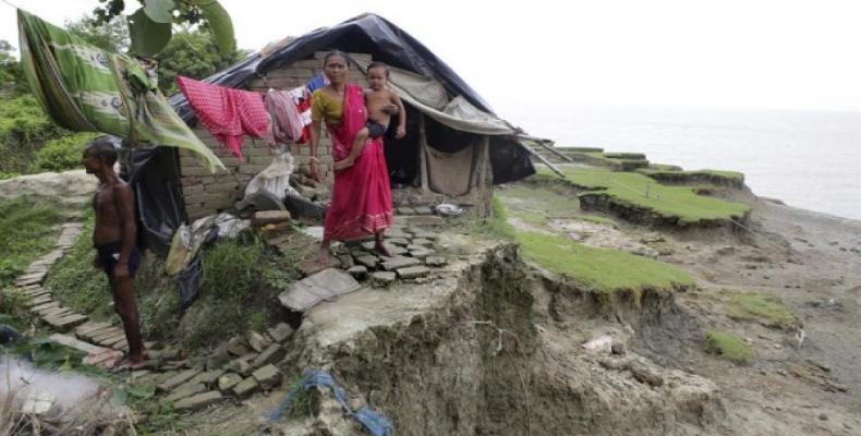 Casa destruida en la isla Ghoramara por efectos del cambio climático. Archivo EFE/ Piyal Adhikary