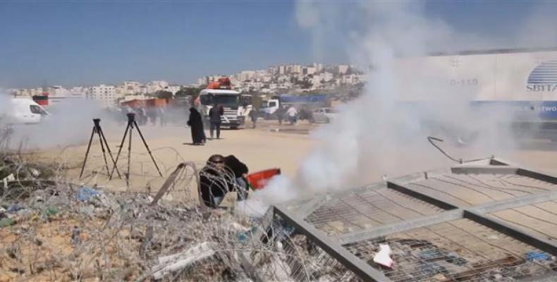 Israeli forces used tear gas against Palestinian protesters. Photo: Reuters
