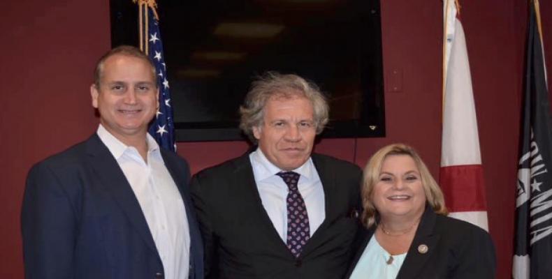 Almagro se reúne con personalidades del exilio cubano en Miami. Foto/Neo Club Press Miami