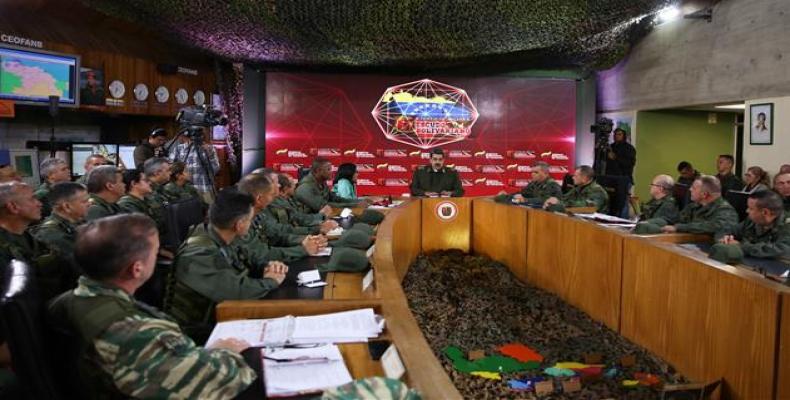 Venezuela’s President Nicolas Maduro meeting with members of the Bolivarian National Armed Forces (FANB).  (Photo: AFP)