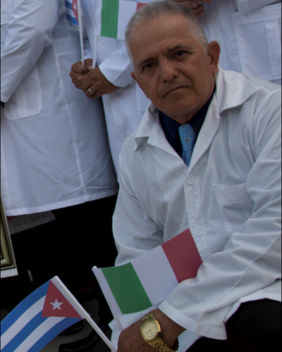 El enfermero cienfueguero Rubén Carballo es un verdadero héroe, digno del respeto de la humanidad.Foto:Ismael Francisco.Cubadebate.