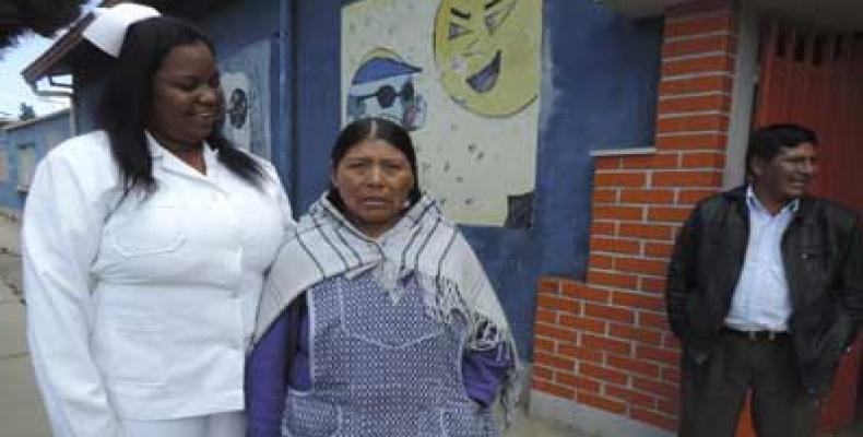 Doctora cubana en Bolivia