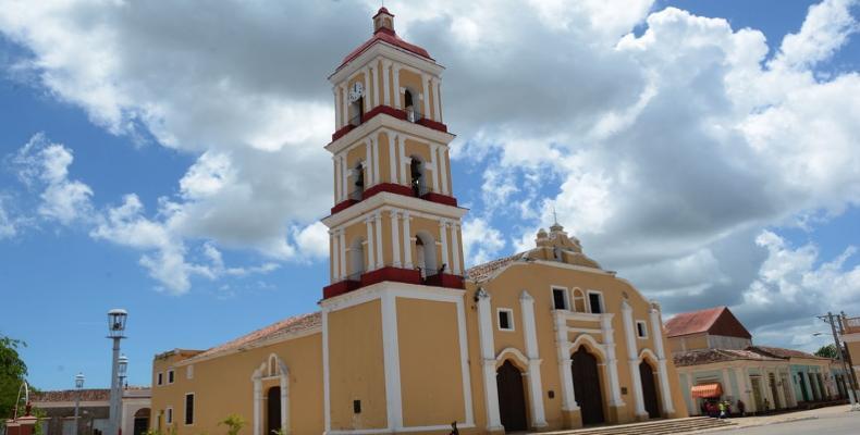 La Parroquial Mayor se encuentra inmediata a la plazoleta central de la urbe. Fotos: Arelys María Echevarría