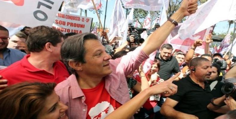 Presidential candidate Fernando Haddad of Workers Party (PT) attends a rally campaign in Sao Paulo. Photo: teleSUR Brazil